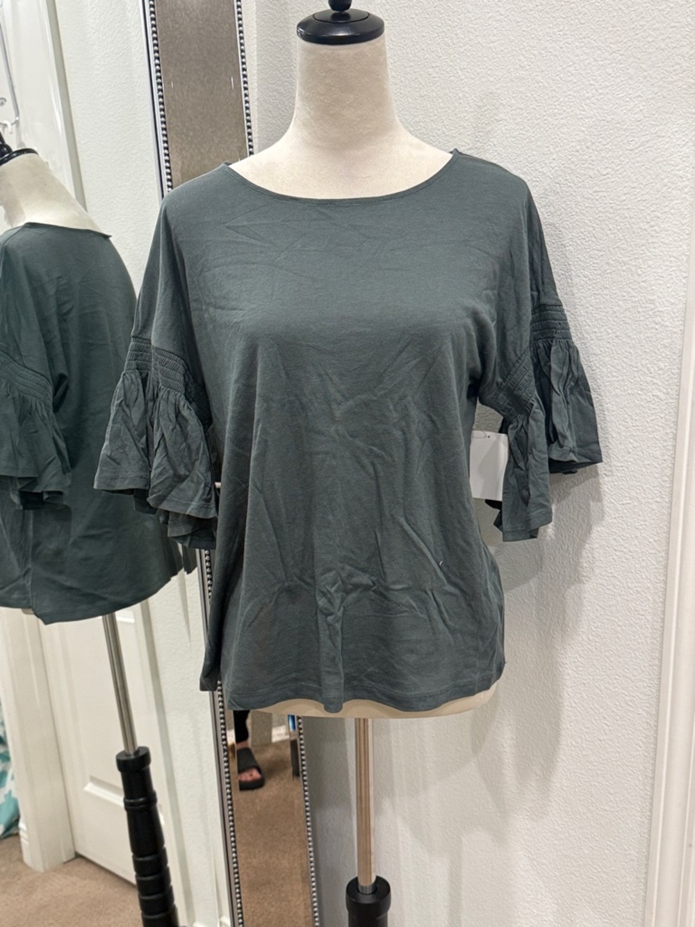 14th & Union Ruffle Sleeve Short Sleeve Tee - Green NWT